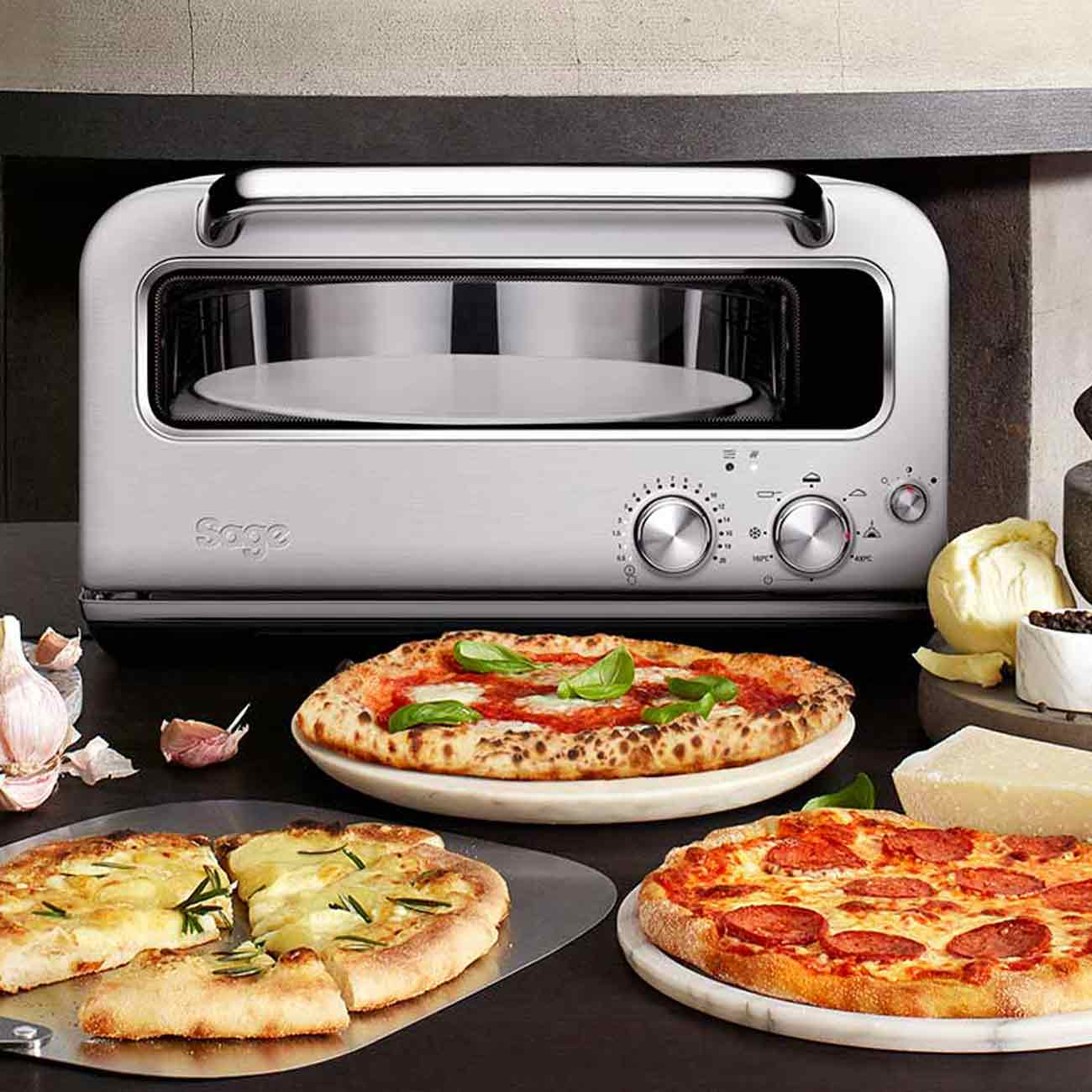 the Smart Oven™ Pizzaiolo
