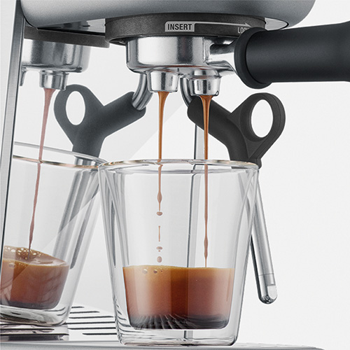 the Bambino® Plus Espresso in Brushed Stainless Steel precise espresso extraction